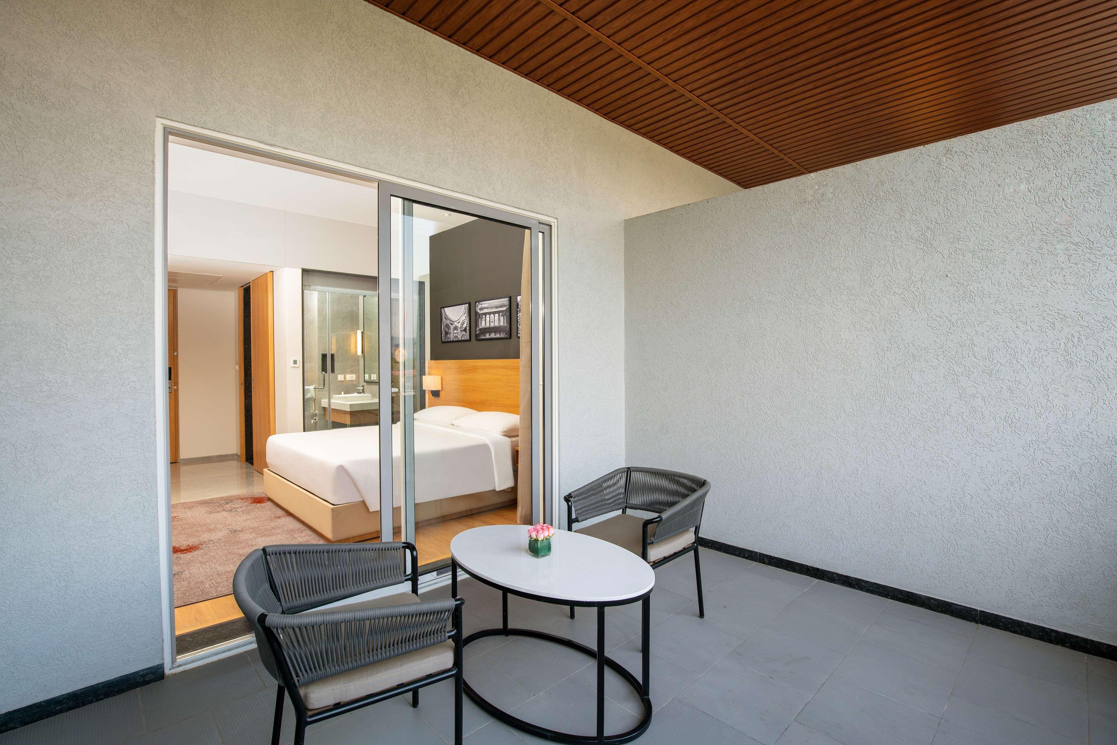 Park Inn By Radisson Gwalior Exteriör bild
